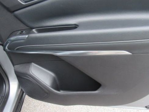 Used 2025 Chevrolet Traverse LT FWD image 14