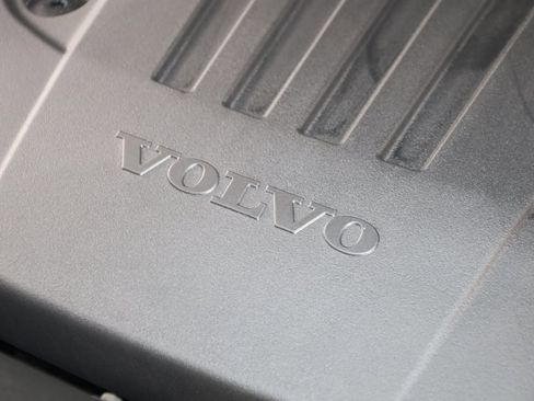 Used 2025 Volvo XC90 B5 Plus w/ Protection Package Premier image 23