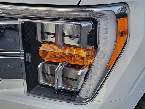 Used 2023 Ford F150 Lariat w/ Trailer Tow Package image 13