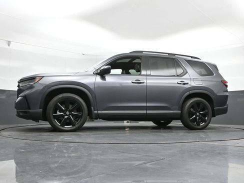 Used 2025 Honda Pilot Black Edition image 39