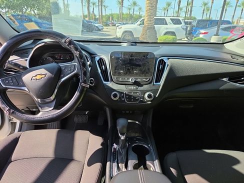 Used 2021 Chevrolet Malibu LT FWD image 9