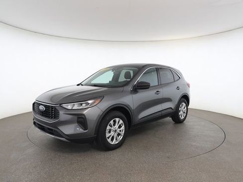 Used 2024 Ford Escape Active AWD/4WD image 3