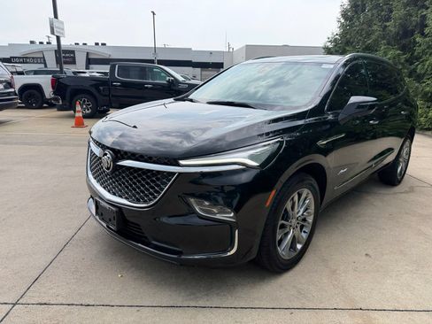 Used 2024 Buick Enclave Avenir w/ Avenir Technology Package AWD/4WD image 7