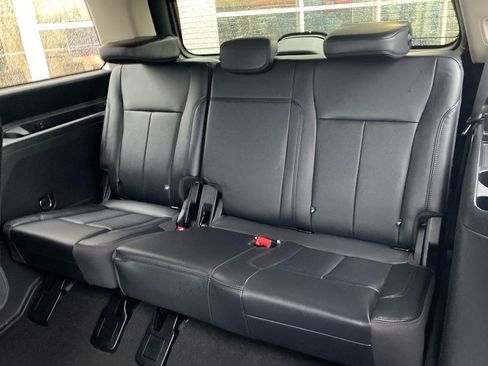 Used 2024 Ford Expedition XLT image 26