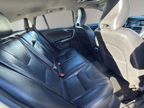 Used 2016 Volvo V60 T5 Platinum AWD/4WD image 11