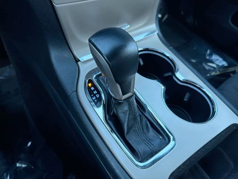 Used 2017 Jeep Grand Cherokee Laredo w/ Quick Order Package 23E image 32