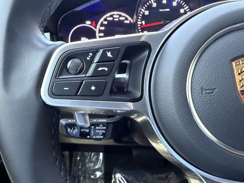 Certified 2022 Porsche Cayenne Platinum Edition AWD/4WD image 33