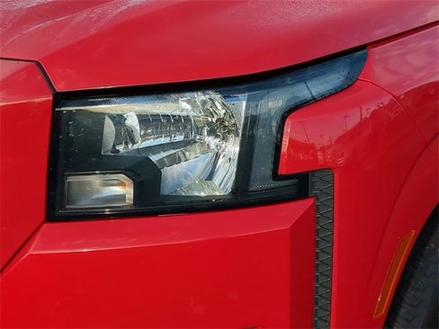 Used 2023 Nissan Frontier SV image 10