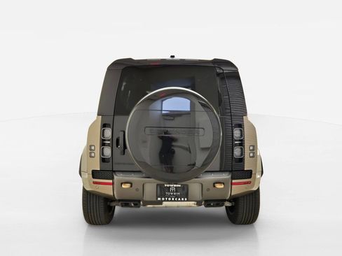 Used 2025 Land Rover Defender 110 AWD/4WD image 10