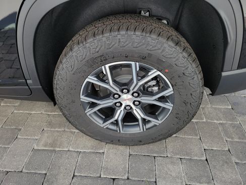 New 2026 GMC Acadia AT4 w/ Luxury Package AWD/4WD image 11