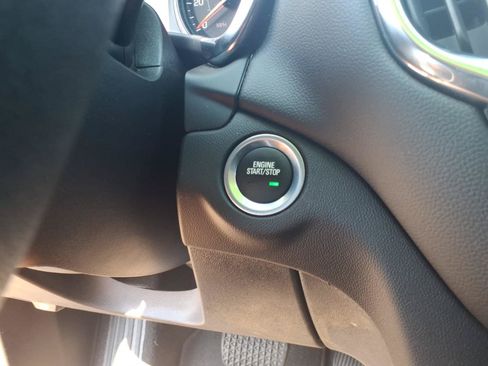 Used 2023 Chevrolet Equinox LT FWD image 24