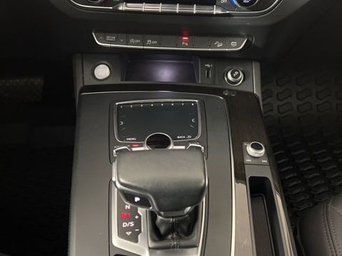 Used 2019 Audi Q5 2.0T Premium Plus w/ Premium Plus Package image 27