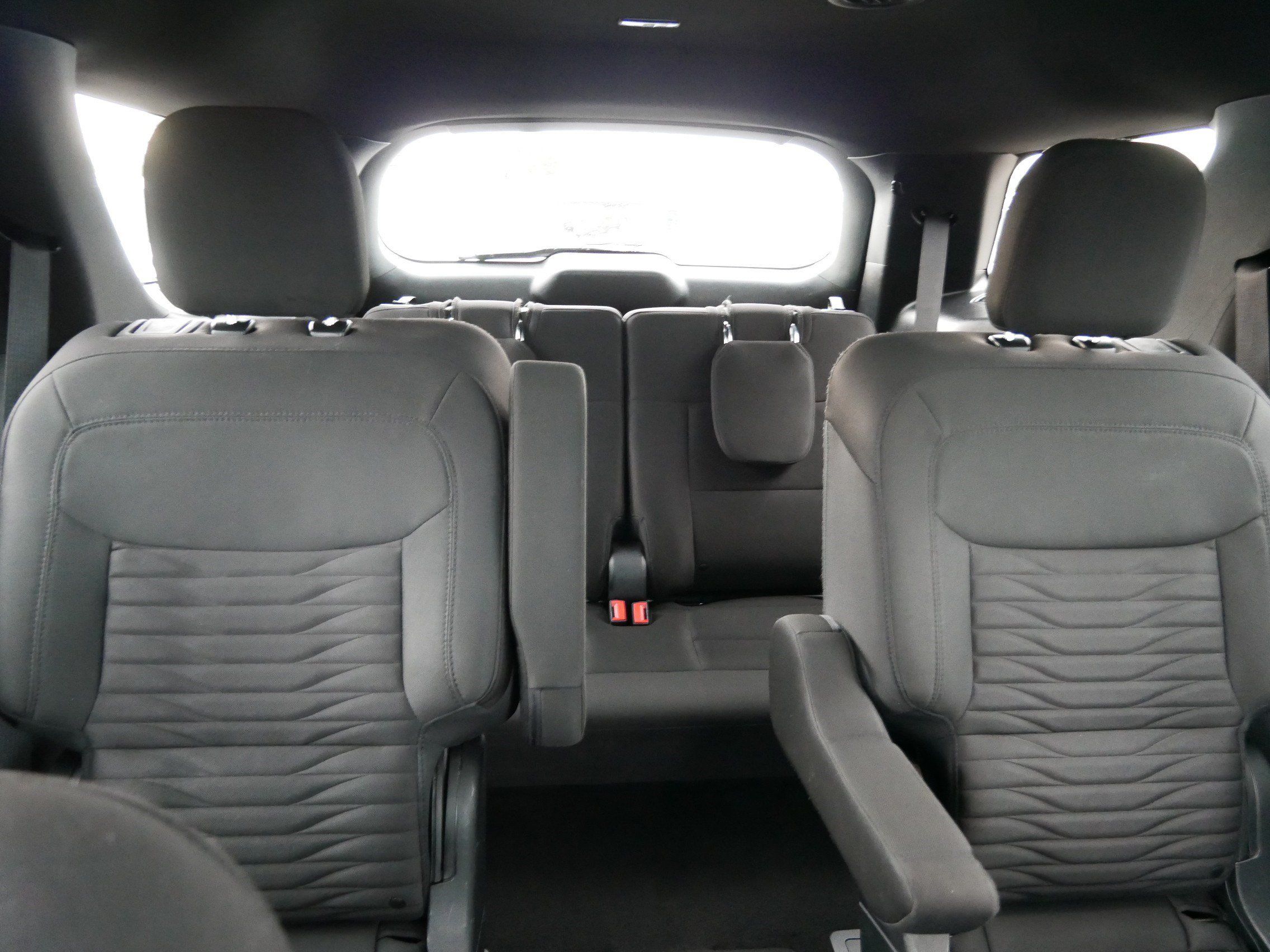 Used 2020 Ford Explorer XLT w/ Comfort Package AWD/4WD image 13