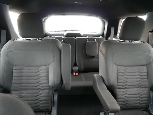 Used 2020 Ford Explorer XLT w/ Comfort Package AWD/4WD image 13