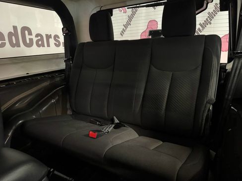 Used 2018 Jeep Wrangler Sport image 17
