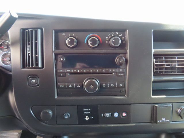 Used 2017 Chevrolet Express 2500 RWD image 15