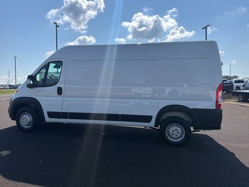 Used 2026 RAM ProMaster 2500 w/ Convenience Group FWD image 8