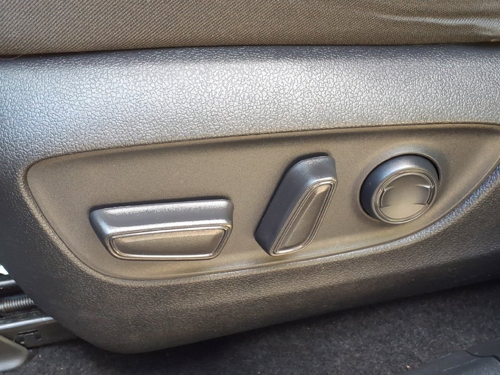 Used 2023 Toyota RAV4 XLE AWD/4WD image 15