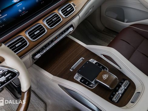 Used 2023 Mercedes-Benz Maybach GLS 600 4MATIC image 31