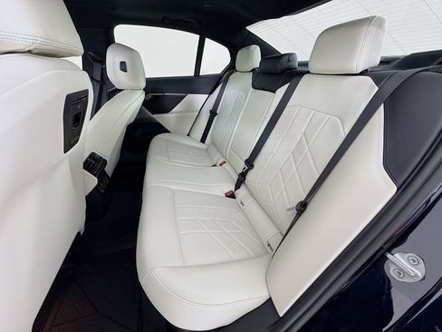 Used 2025 BMW i5 M60 w/ Premium Package AWD/4WD image 23