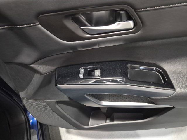 Certified 2025 Nissan Pathfinder SL AWD/4WD image 28