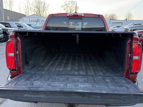 Used 2016 Chevrolet Colorado LT w/ LT Convenience Package image 12