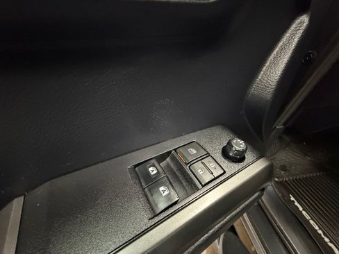 Used 2019 Toyota Tacoma TRD Off-Road AWD/4WD image 23