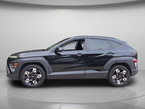 Used 2024 Hyundai Kona SEL FWD image 3