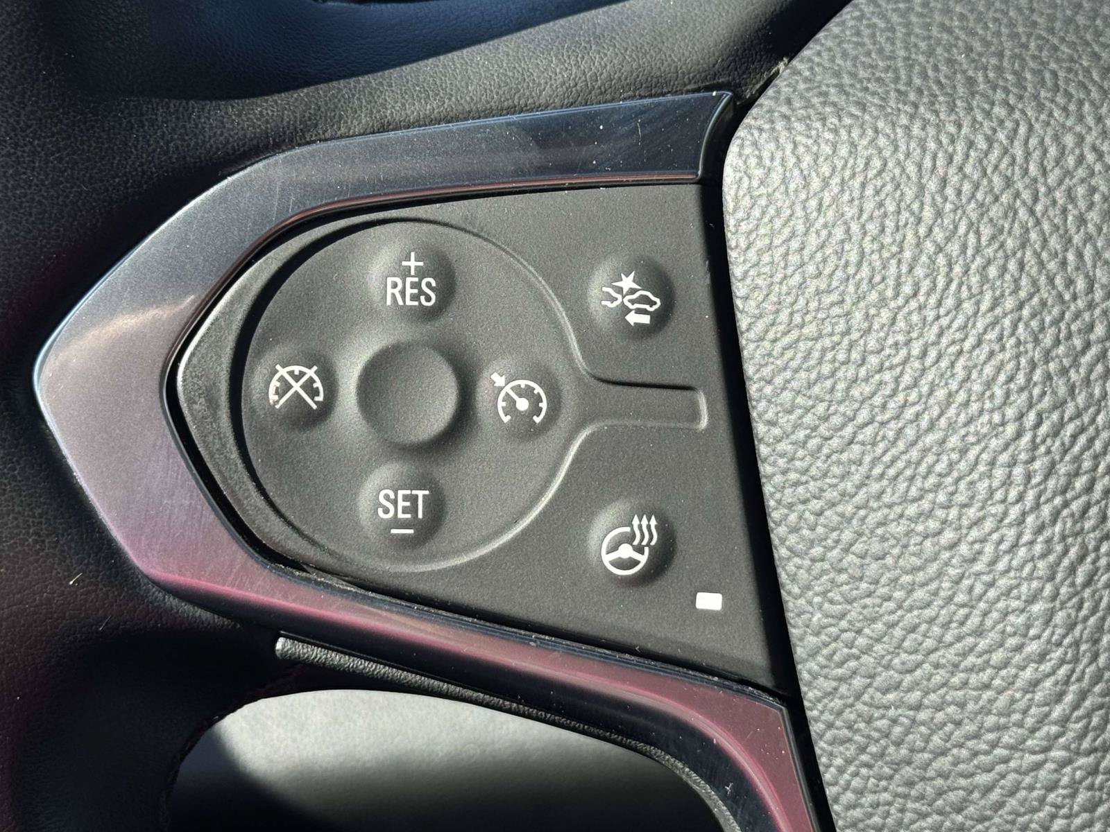 Used 2023 Chevrolet Traverse RS AWD/4WD image 18