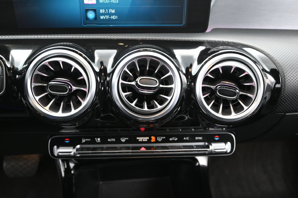 Used 2022 Mercedes-Benz A 220 4MATIC image 16