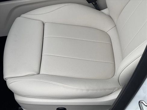 Certified 2025 Mercedes-Benz GLA 250 image 4