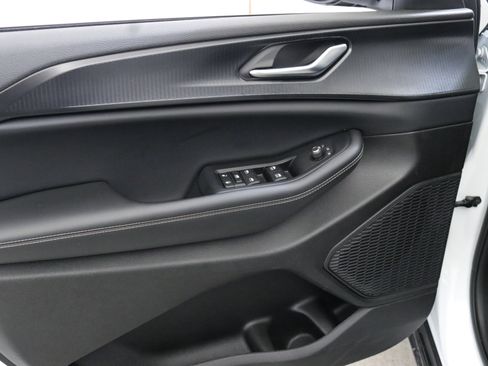 Used 2023 Jeep Grand Cherokee Altitude image 20