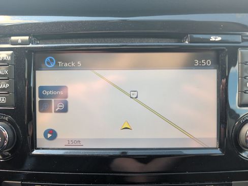 Used 2017 Nissan Rogue SV AWD/4WD image 15
