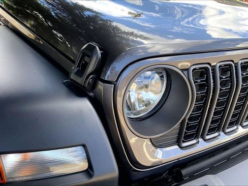 Used 2024 Jeep Wrangler Sport AWD/4WD image 28