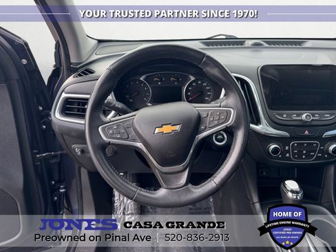 Used 2018 Chevrolet Equinox LT w/ Sun & Infotainment Package FWD image 11