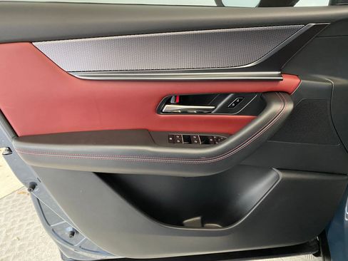 Used 2025 MAZDA CX-70 Plug-In Hybrid w/ Premium Plus image 11