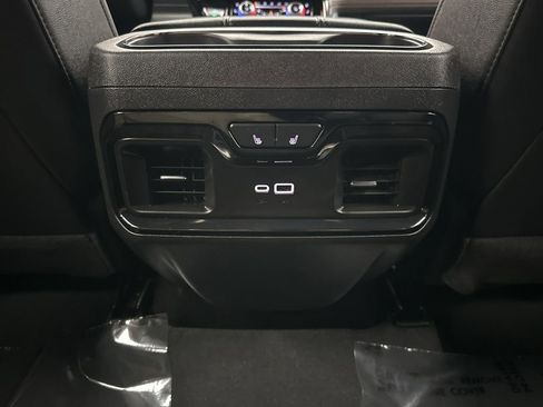 Used 2025 GMC Sierra 1500 AT4 w/ AT4 Premium Package AWD/4WD image 23