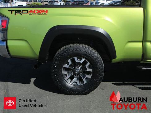 Certified 2023 Toyota Tacoma TRD Off-Road AWD/4WD image 4