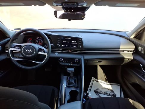 Used 2021 Hyundai Elantra SEL image 14