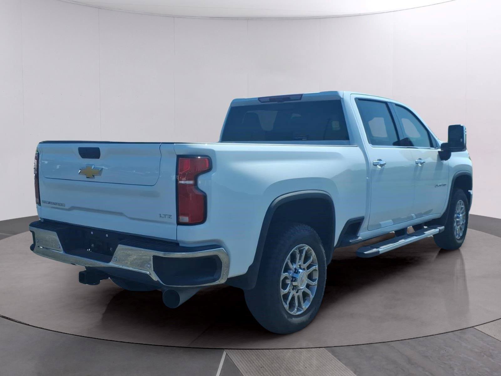 Certified 2026 Chevrolet Silverado 2500 LTZ w/ LTZ Convenience Package AWD/4WD image 5