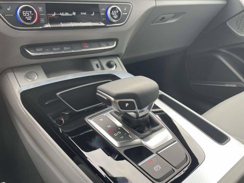 Certified 2025 Audi Q5 2.0T Premium Plus AWD/4WD image 32