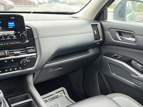 Certified 2024 Nissan Pathfinder SL AWD/4WD image 24