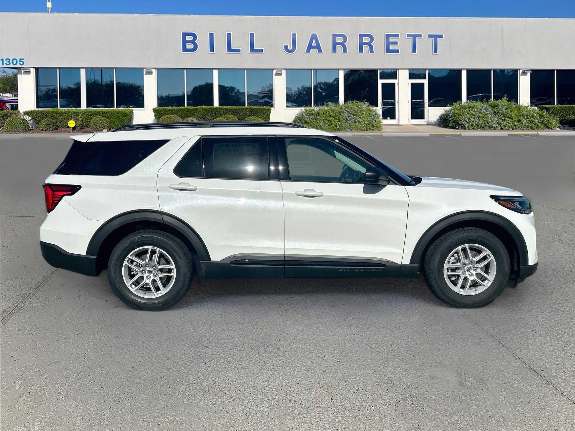 New 2026 Ford Explorer Active w/ Active Comfort Package RWD image 3