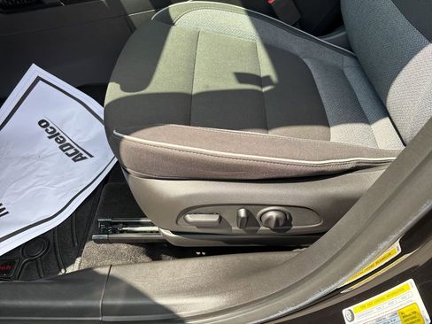 Used 2022 Chevrolet TrailBlazer LT w/ Driver Confidence Package image 17