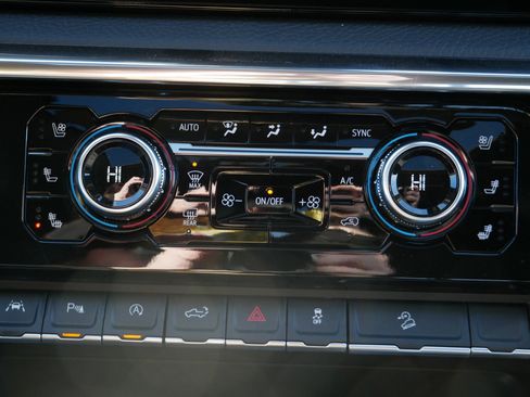 New 2026 GMC Sierra 1500 Denali w/ Technology Package AWD/4WD image 7