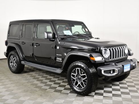 Used 2024 Jeep Wrangler Unlimited Sahara w/ Technology Group AWD/4WD image 4