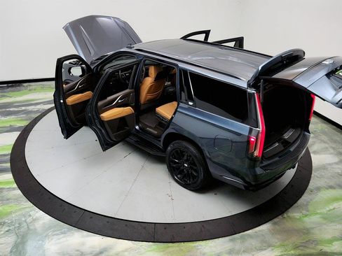 Used 2021 Cadillac Escalade Sport w/ LPO, ONYX Package AWD/4WD image 39