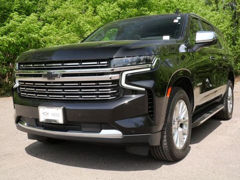 Used 2023 Chevrolet Tahoe Premier AWD/4WD image 3
