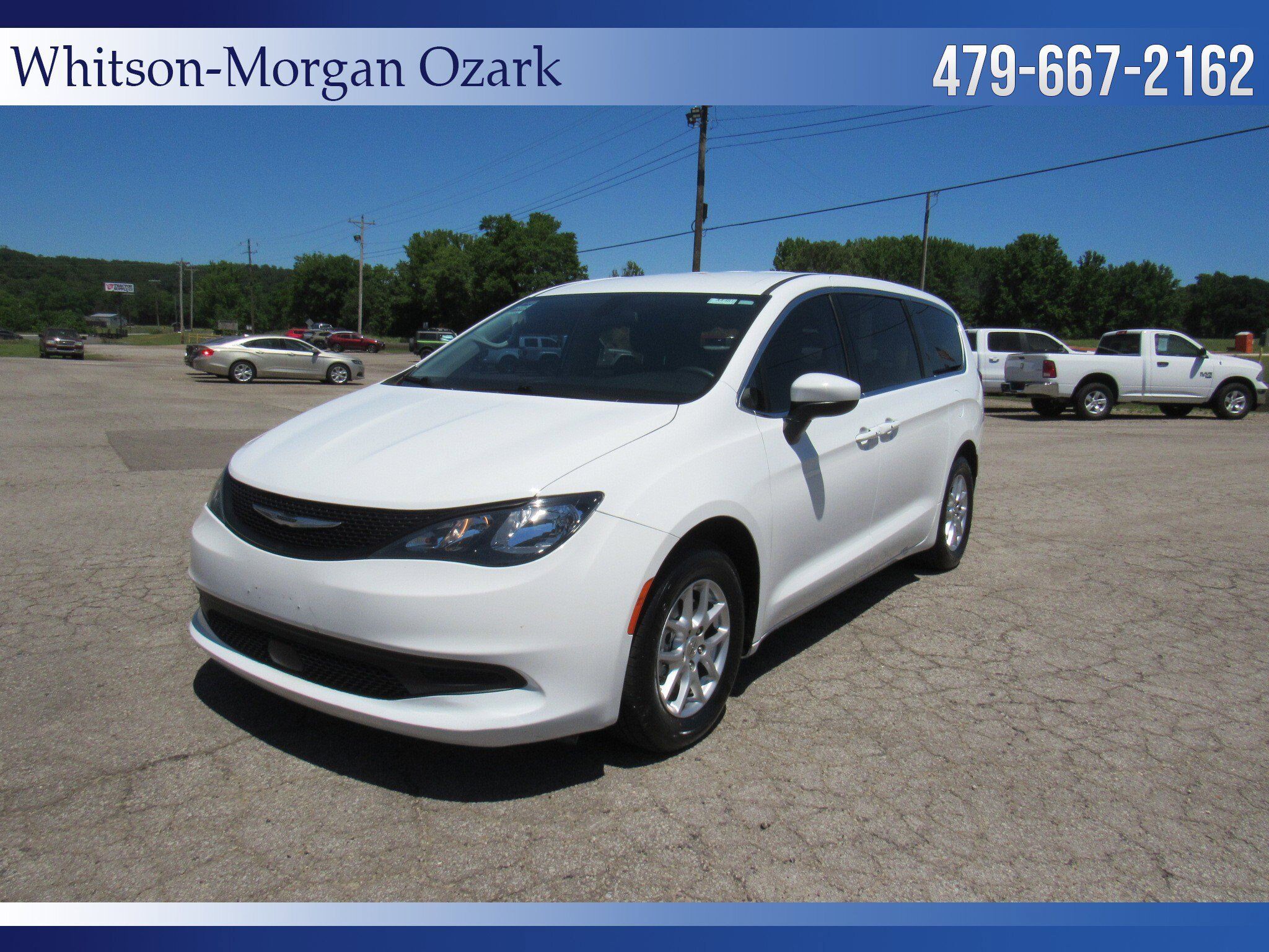 Used 2022 Chrysler Voyager LX FWD image 3