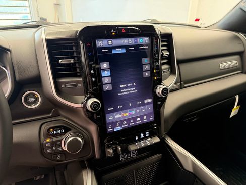 New 2026 RAM 1500 4x4 Crew Cab image 29